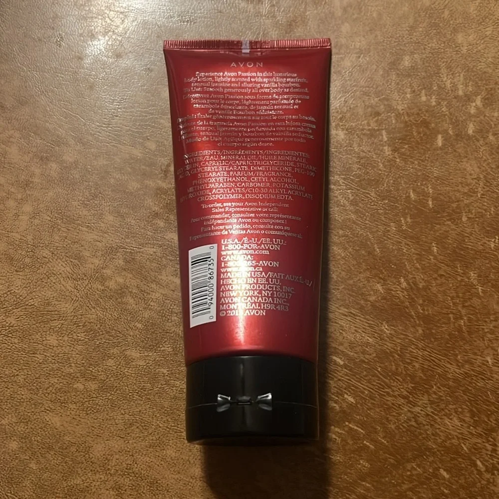 Avon passion body lotion lightly scented 200ml 6.7 fl oz new and unopened